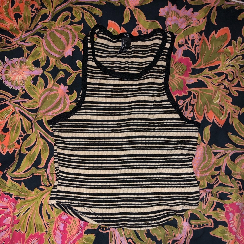 Crop top tank top. Size SMALL